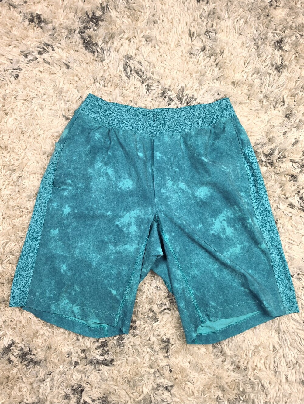 Lululemon T.H.E. Short 9.5" Lined Tie Dye Aqua Mens Medium Drawstring Active